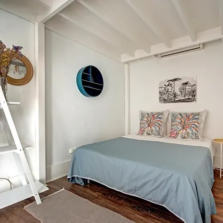 Bairro Alto Town House Sleeps 14 With Air Con And Wifi Hébergement de vacances Lisboa