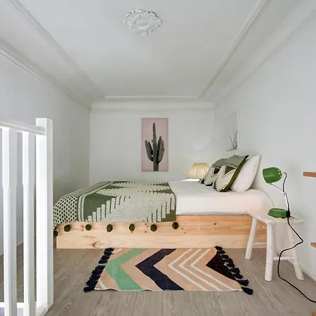 Hébergement de vacances Bairro Alto Town House Sleeps 14 With Air Con And Wifi