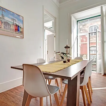 Hébergement de vacances Bairro Alto Town House Sleeps 14 With Air Con And Wifi *
