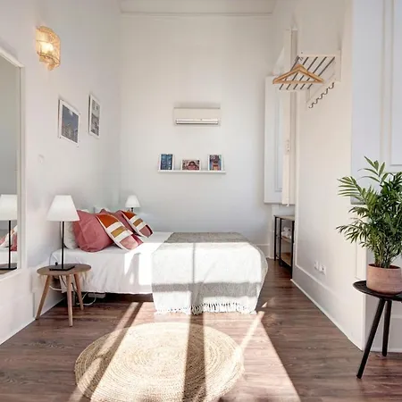 Bairro Alto Town House Sleeps 14 With Air Con And Wifi *