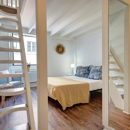 Hébergement de vacances Bairro Alto Town House Sleeps 14 With Air Con And Wifi Lisboa
