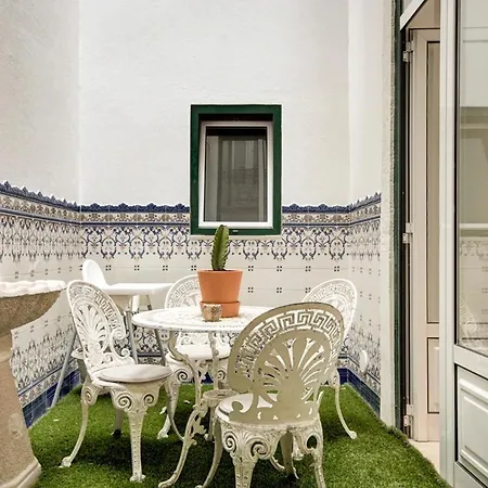 Bairro Alto Town House Sleeps 14 With Air Con And Wifi Lisboa