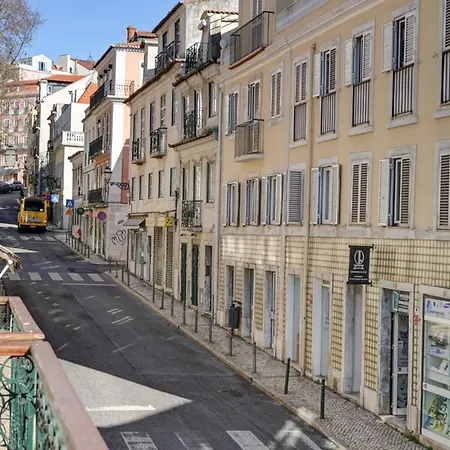 Bairro Alto Town House Sleeps 14 With Air Con And Wifi Hébergement de vacances